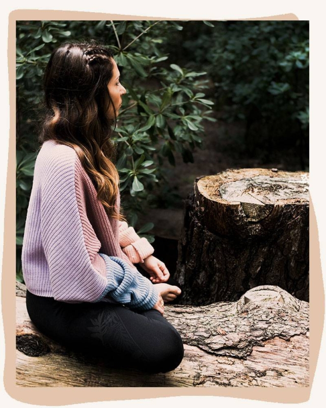 Contact - Carolomoon - Professeur de Yoga Vinyasa - Marseille Vitrolles - Cours de Yoga Marseille