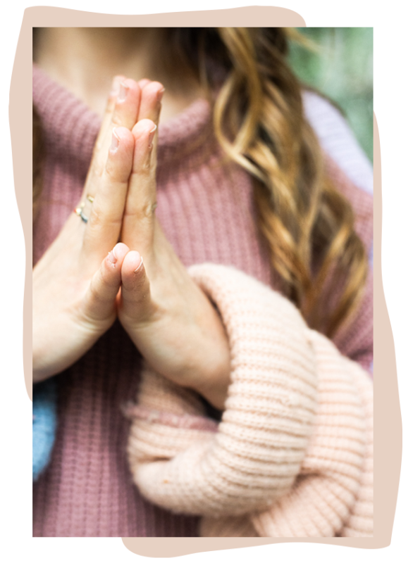 En Groupe - Carolomoon - Professeur de Yoga Vinyasa - Marseille Vitrolles - Yoga en Plein Air